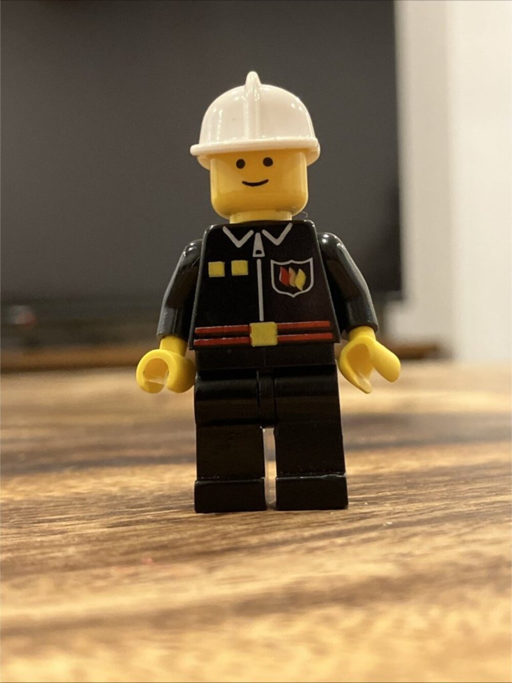 Lego Minifigure ( Authentic ) - Picture 2 of 3
